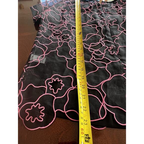 Diane von Furstenberg Sheer Silk Black & Pink Short Sleeve Size 4 Blouse Top - Picture 9 of 9